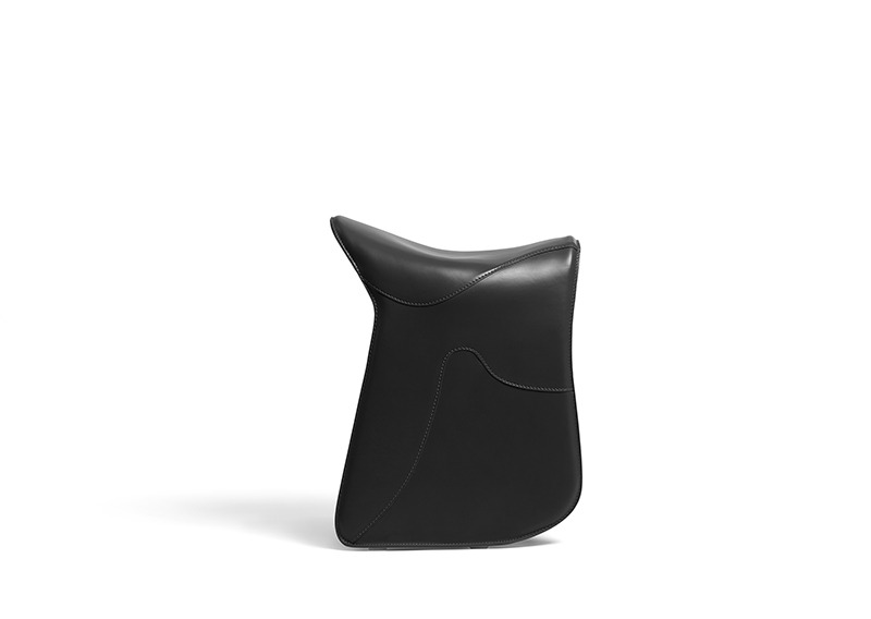Fauteuil Pepe en cuir tanné au design contemporain de Raffaella Mangiarotti x Opinion Ciatti Fauteuil Pepe en cuir tanné au design contemporain de Raffaella Mangiarotti x Opinion Ciatti