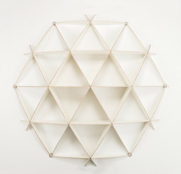 Bibliothèque géométrique Mini Comb par Jaanus Orgusaar