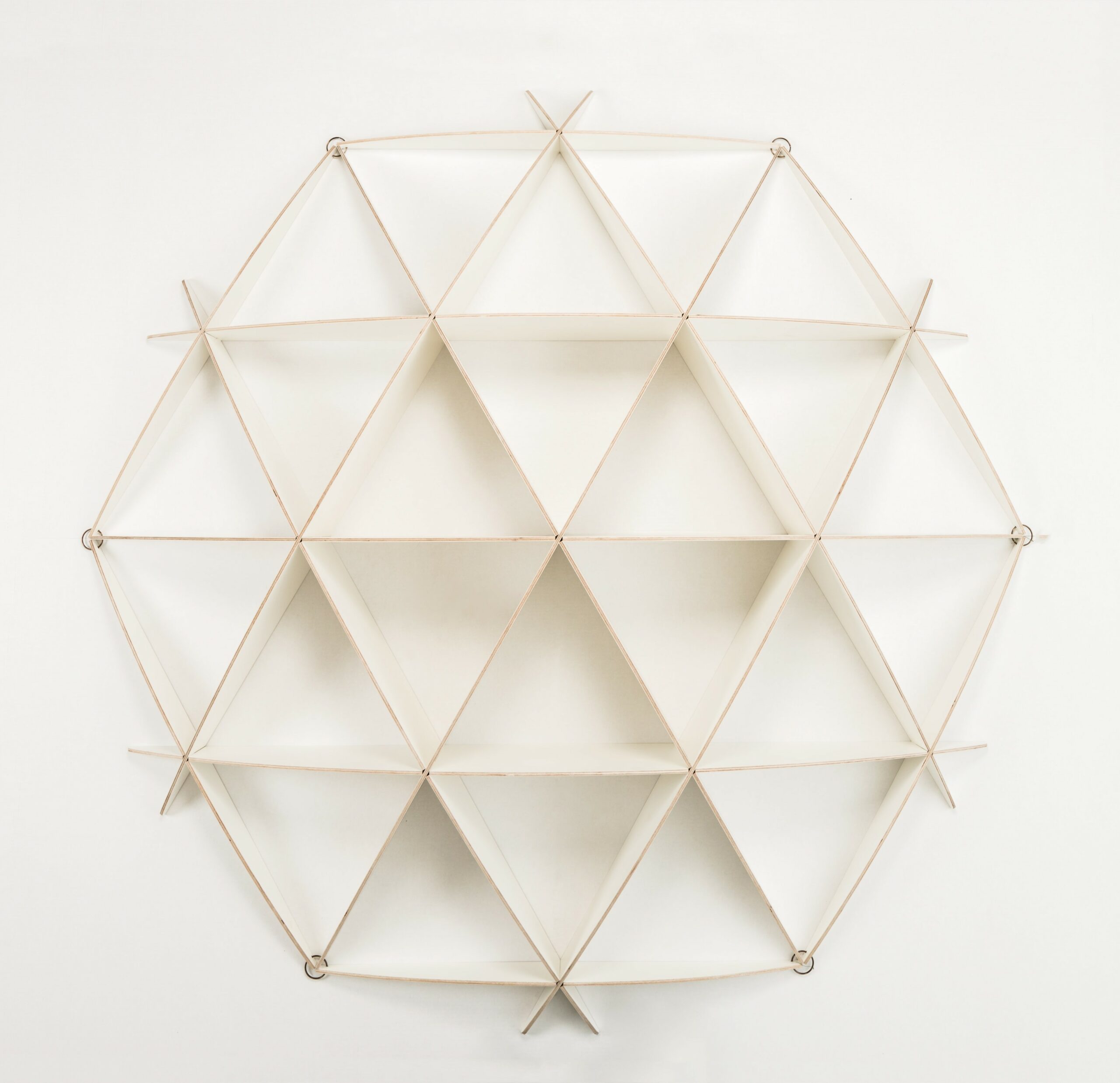 Bibliothèque géométrique Mini Comb par Jaanus Orgusaar