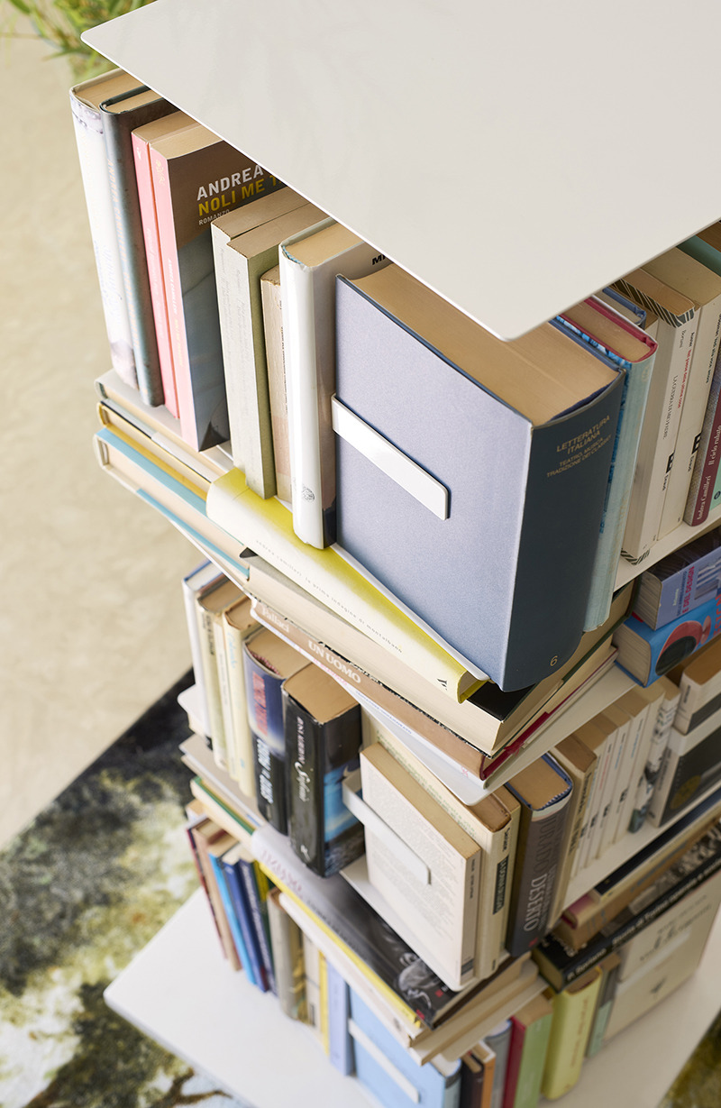 Bibliothèque Ptolomeo x4 en acier au design contemporain de Bruno Rainaldi x Opinion Ciatti Bibliothèque Ptolomeo x4 en acier au design contemporain de Bruno Rainaldi x Opinion Ciatti