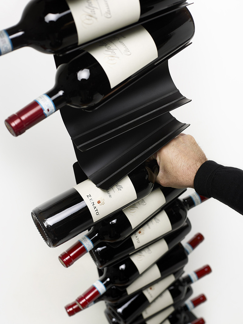 Étagère à vin murale Ptolomeo Vino en acier au design contemporain de Bruno Rainaldi x Opinion Ciatti Étagère à vin murale Ptolomeo Vino en acier au design contemporain de Bruno Rainaldi x Opinion Ciatti