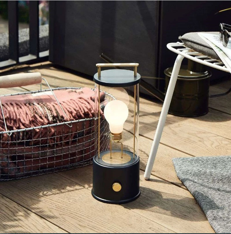 Lampe à poser portable The Muse au design contemporain de Farrow & Ball x Tala Lampe à poser portable The Muse au design contemporain de Farrow & Ball x Tala