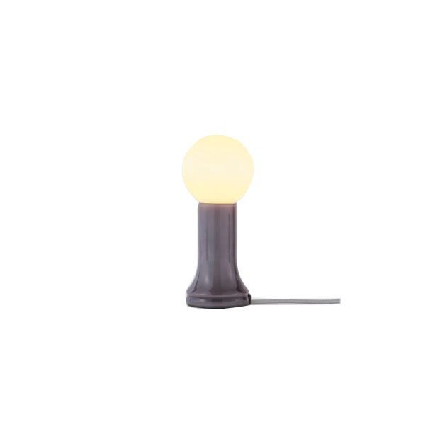 Lampe à poser Shore base en forme de bouteille et abat-jour en verre recyclé au design contemporain x Tala