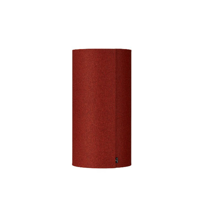 Lampadaire Bottle avec base en métal et abat-jour en textile au design contemporain par Belid Lampadaire Bottle avec base en métal et abat-jour en textile au design contemporain par Belid
