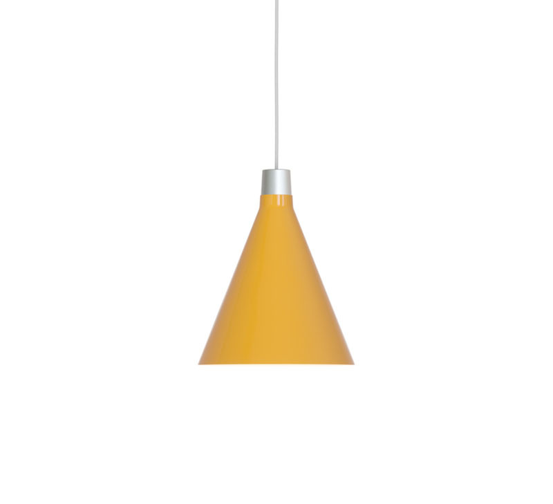 Suspension Bower base en aluminium anodisé avec abat-jour en cône au design contemporain de Tala Suspension Bower base en aluminium anodisé avec abat-jour en cône au design contemporain de Tala