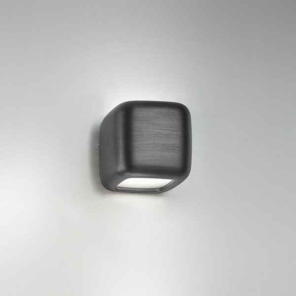 Applique murale BABOL petit cube en aluminium par Gea Luce