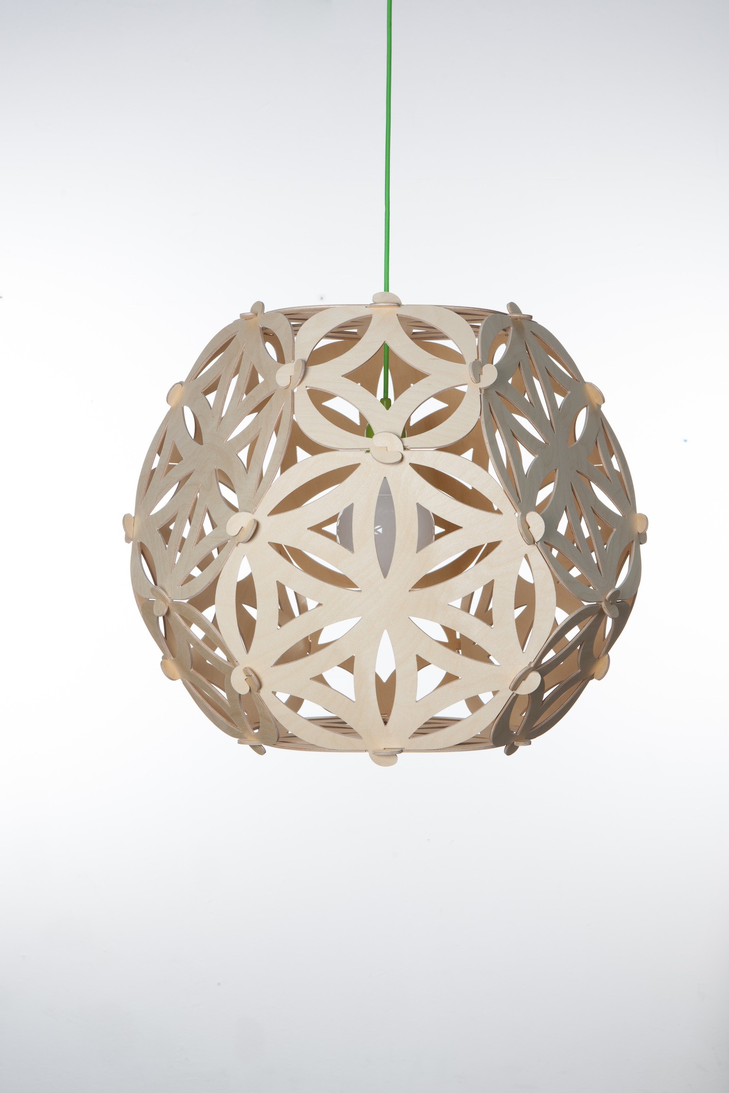 Suspension Solar compact par Jaanus Orgusaar au design scandinave