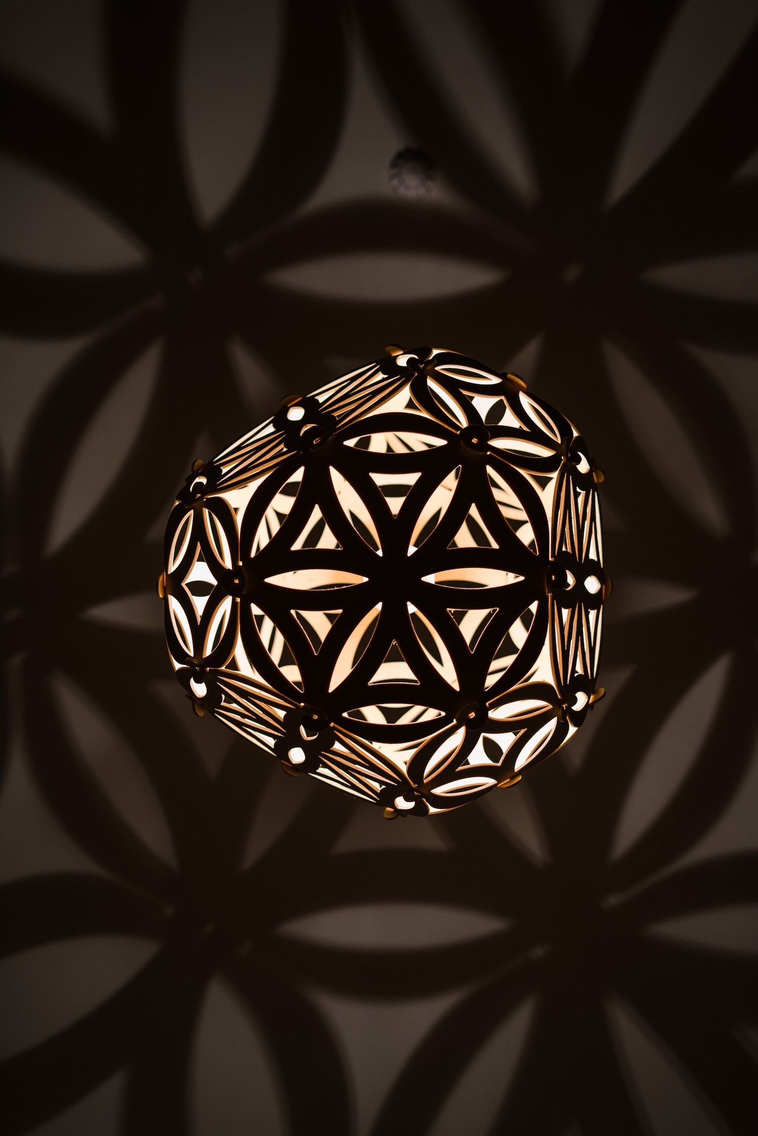 Suspension Solar compact par Jaanus Orgusaar au design scandinave