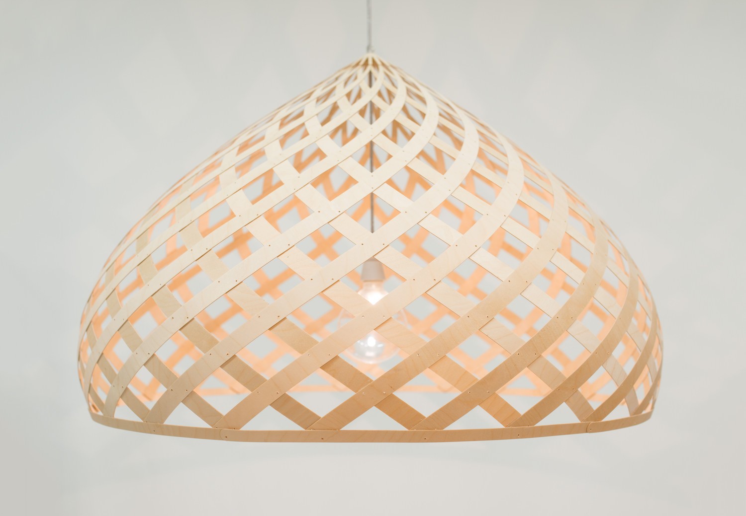 Suspension Zome par Jaanus Orgusaar au design scandinave Suspension Zome par Jaanus Orgusaar au design scandinave