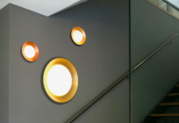 Applique murale design Globy LED Ø45cm en métal et verre par Alex & Manel Lluscà Applique murale design Globy Ø39 cm en métal et verre par Alex & Manel Lluscà