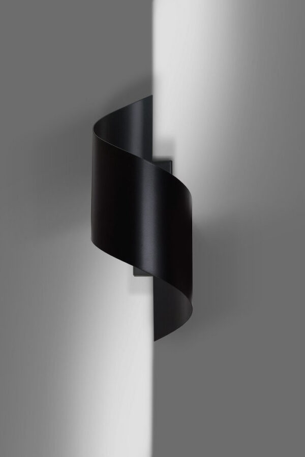 Applique Spiner base en métal au design contemporain par Emibig