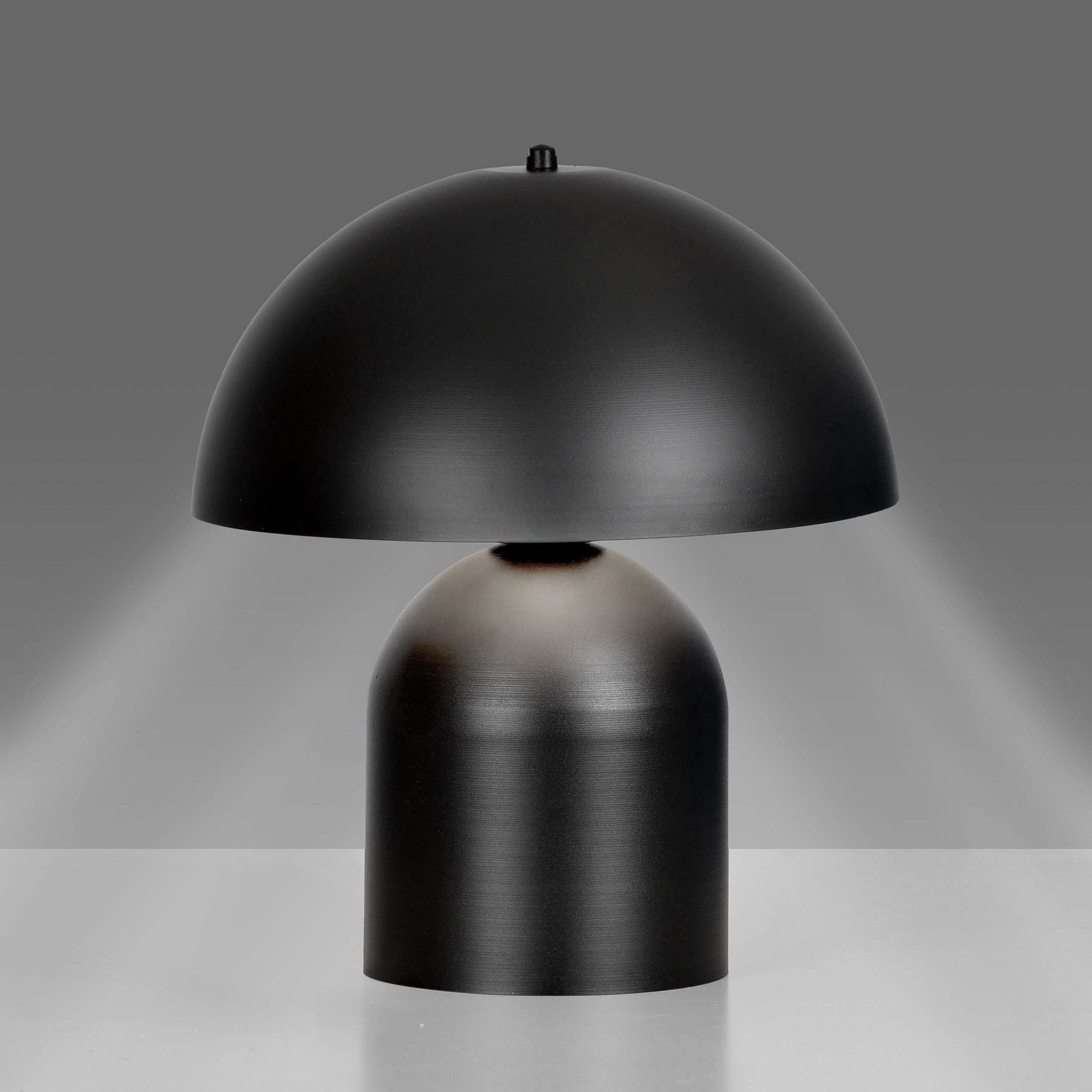 Lampe à poser Kava avec base en métal au design contemporain par Emibig Lampe à poser Kava avec base en métal au design contemporain par Emibig