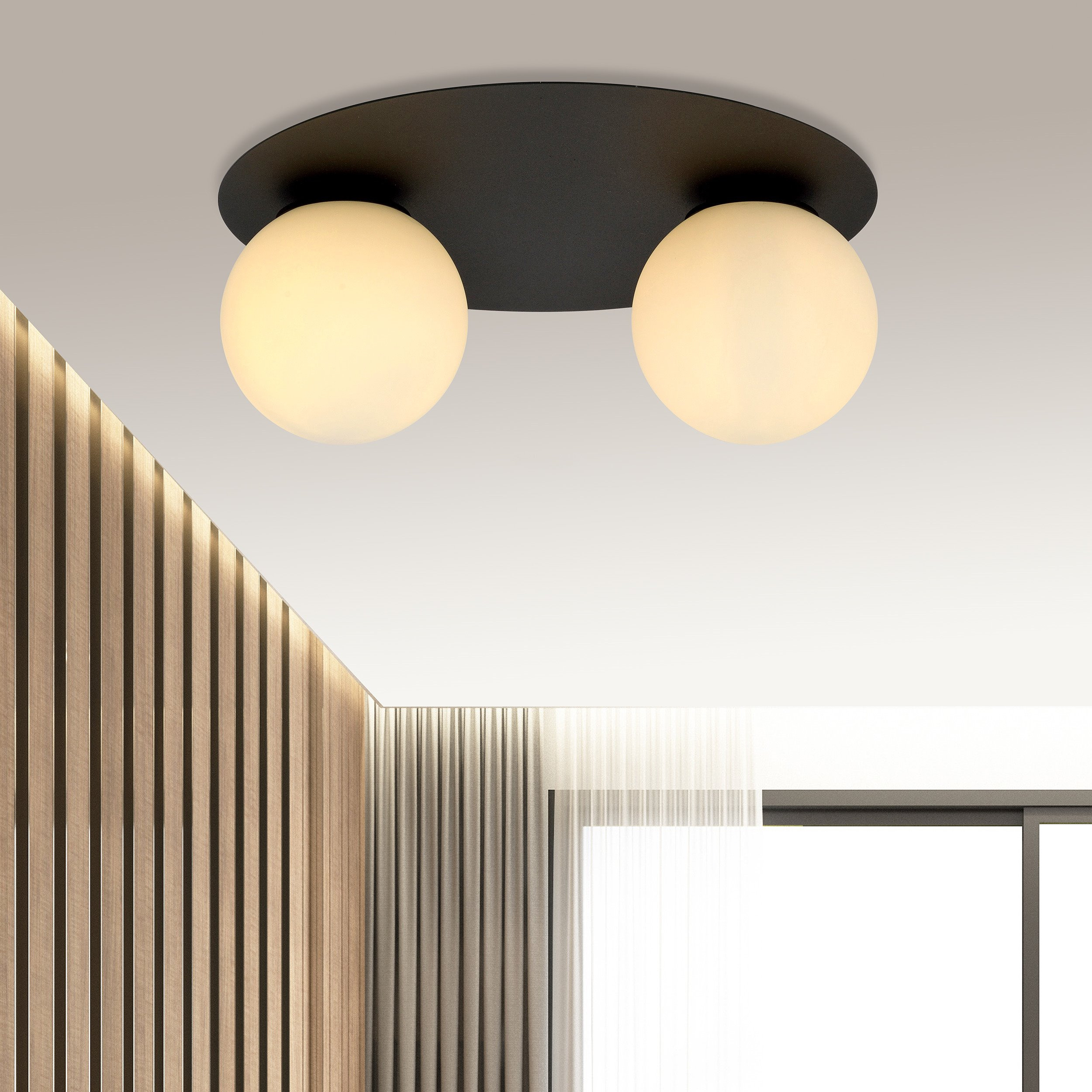 Plafonnier Solar base en métal circulaire avec abat-jour en boule de verre au design contemporain par Emibig Plafonnier Solar base en métal circulaire avec abat-jour en boule de verre au design contemporain par Emibig