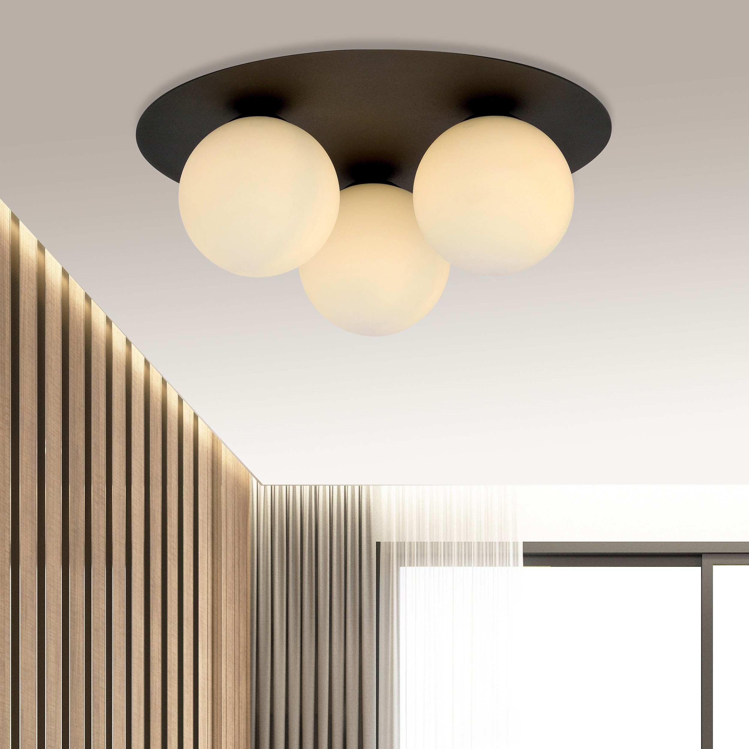 Plafonnier Solar base en métal circulaire avec abat-jour en boule de verre au design contemporain par Emibig Plafonnier Solar base en métal circulaire avec abat-jour en boule de verre au design contemporain par Emibig