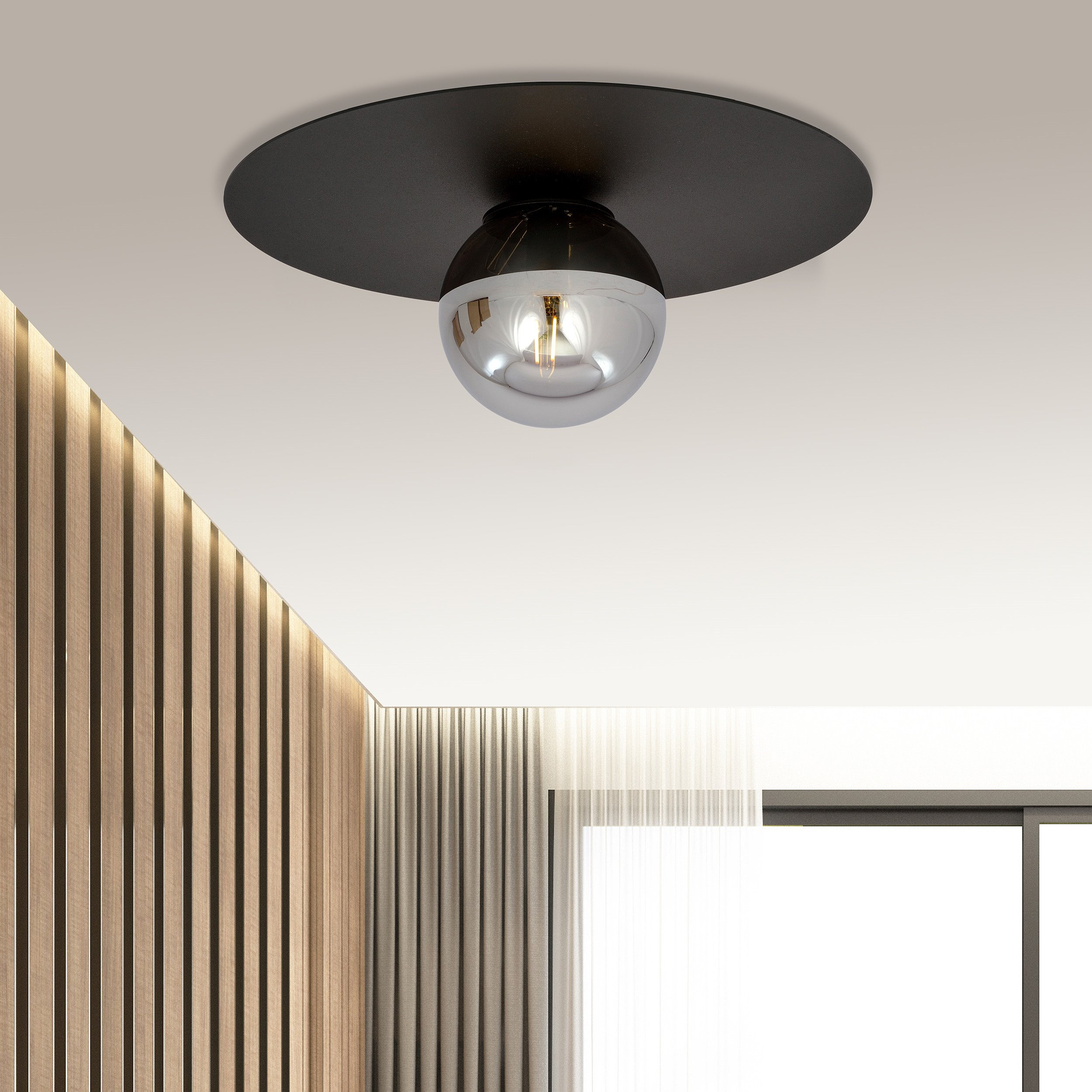 Plafonnier Solar base en métal circulaire avec abat-jour en boule de verre au design contemporain par Emibig Plafonnier Solar base en métal circulaire avec abat-jour en boule de verre au design contemporain par Emibig