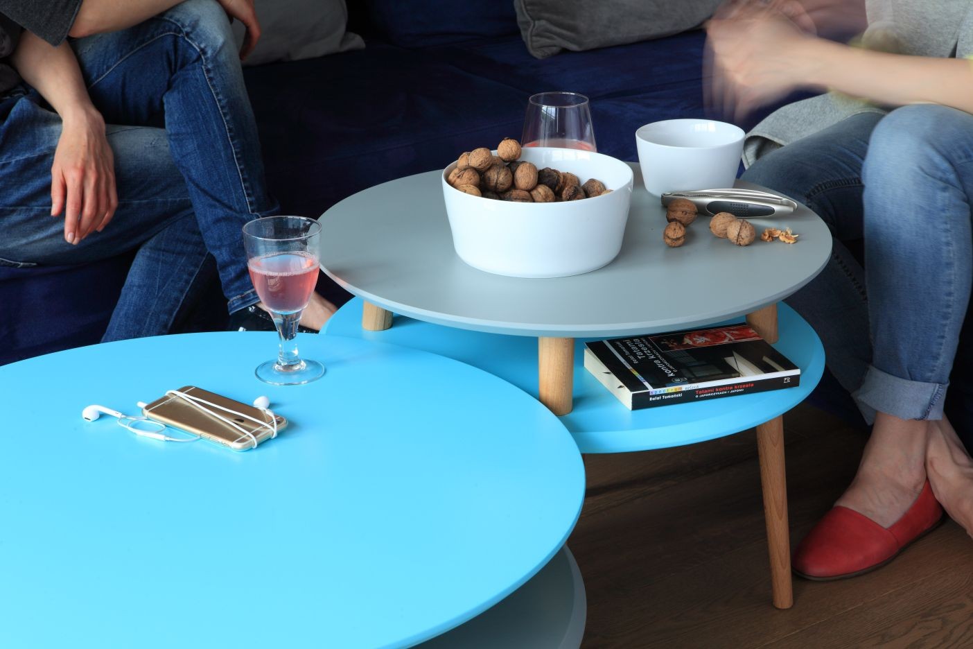 Table basse en bois UFO medium par Magdalena Garncarz et Szymon Hanczar Table basse en bois UFO medium par Magdalena Garncarz et Szymon Hanczar