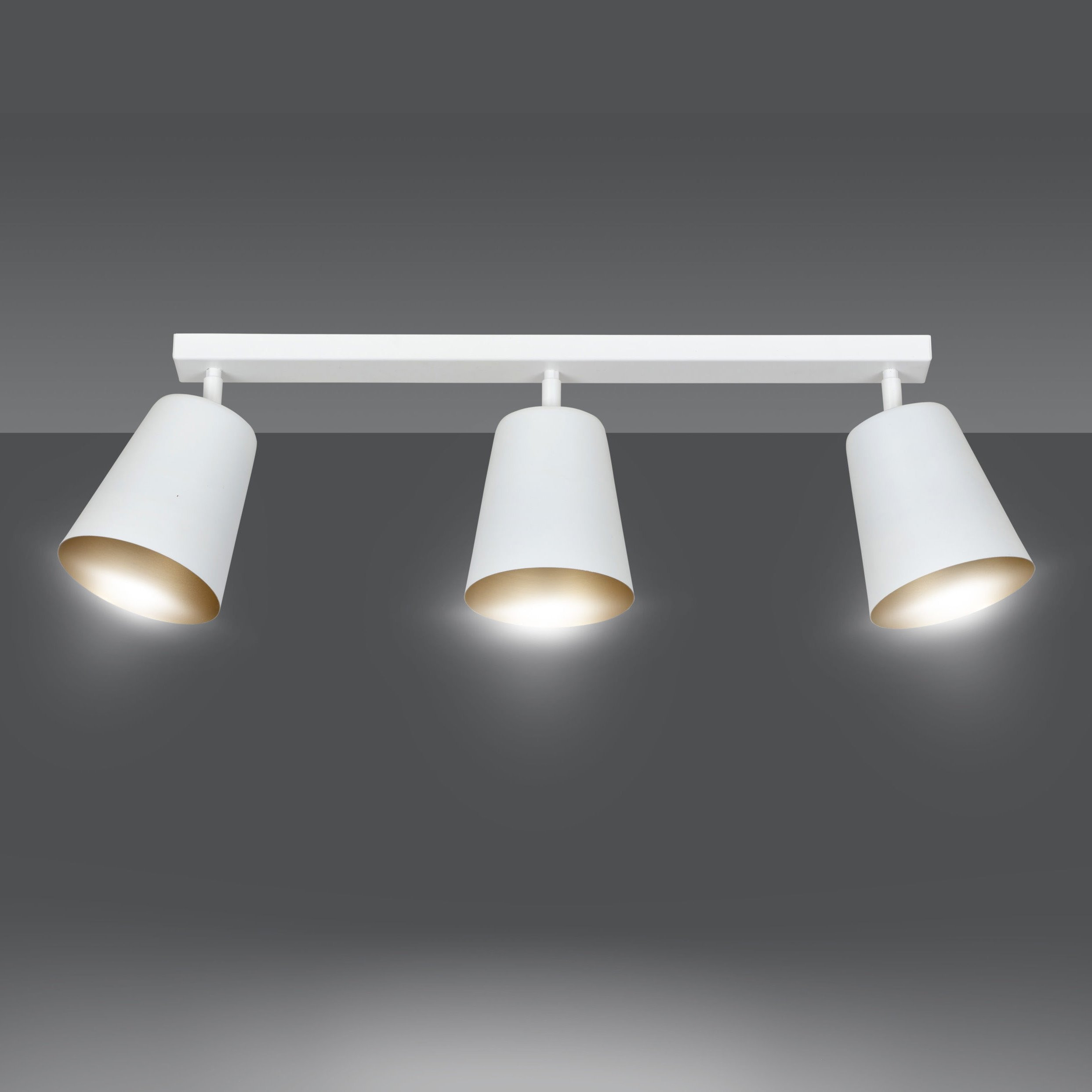 Plafonnier spot Prism base en métal linéaire au design contemporain par Emibig Plafonnier spot Prism base en métal linéaire au design contemporain par Emibig