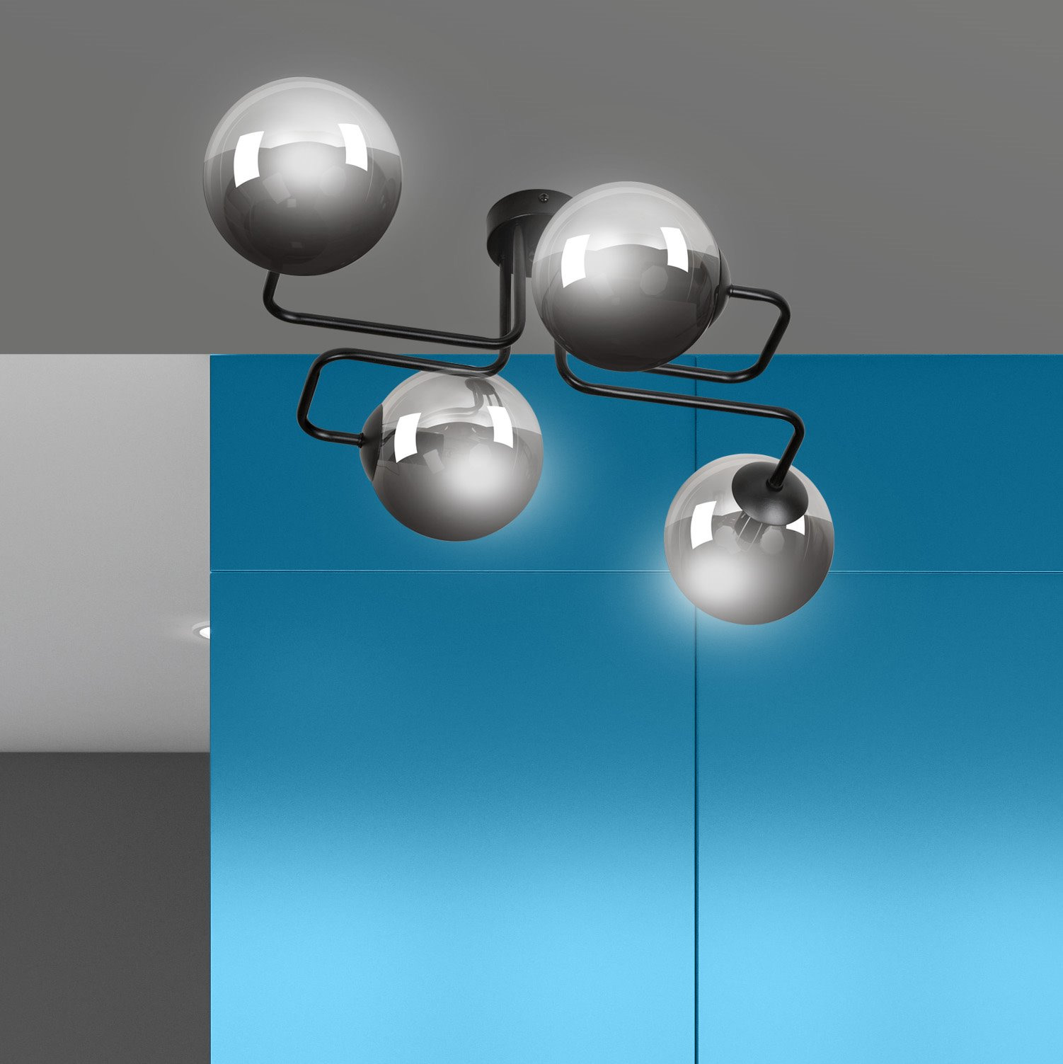 Plafonnier Brendi base en métal à bras multiple avec abat-jour en boule de verre au design contemporain par Emibig Plafonnier Brendi base en métal à bras multiple avec abat-jour en boule de verre au design contemporain par Emibig