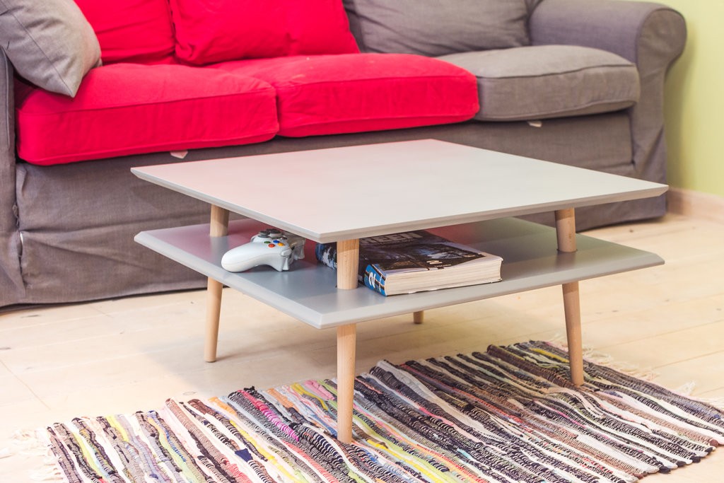 Table basse en bois Square low par Magdalena Garncarz et Szymon Hanczar Table basse en bois Square low par Magdalena Garncarz et Szymon Hanczar