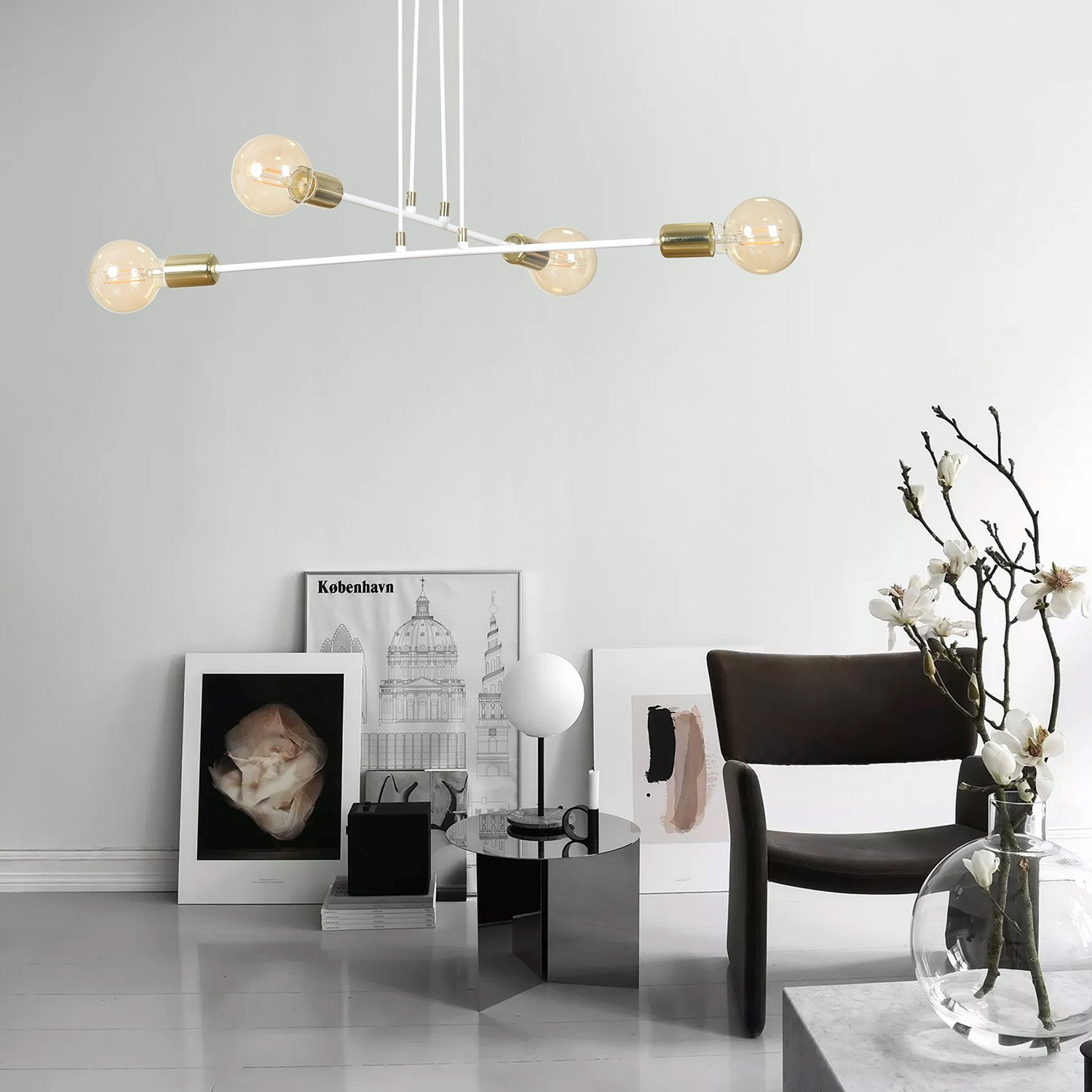 Suspension Vesio base en métal et détail doré au design contemporain par Emibig Suspension Vesio base en métal et détail doré au design contemporain par Emibig