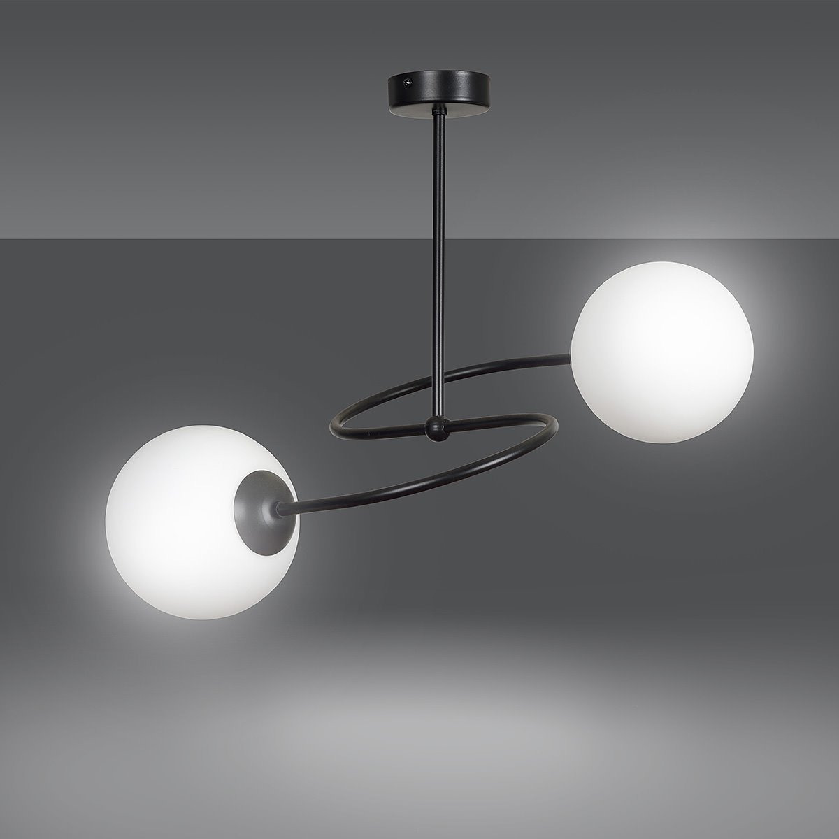 Plafonnier Selbi avec base en métal et bras en hélice au design contemporain par Emibig