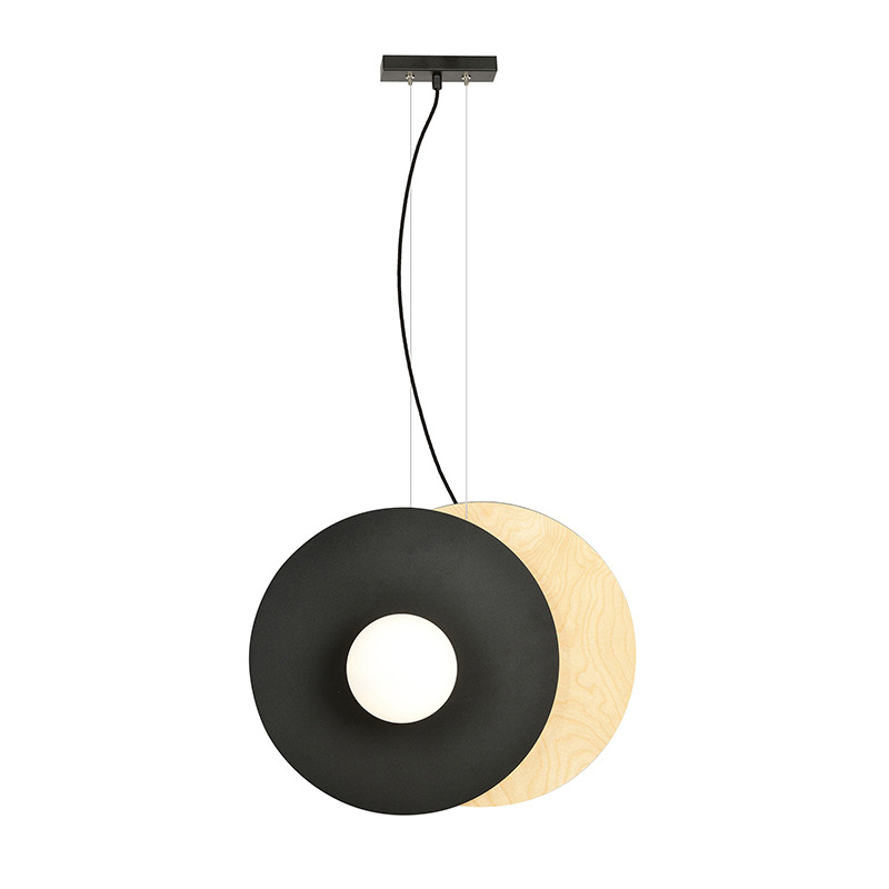 Suspension Soho base en métal et bois avec abat-jour en disque avec boule de verre au design contemporain par Emibig
