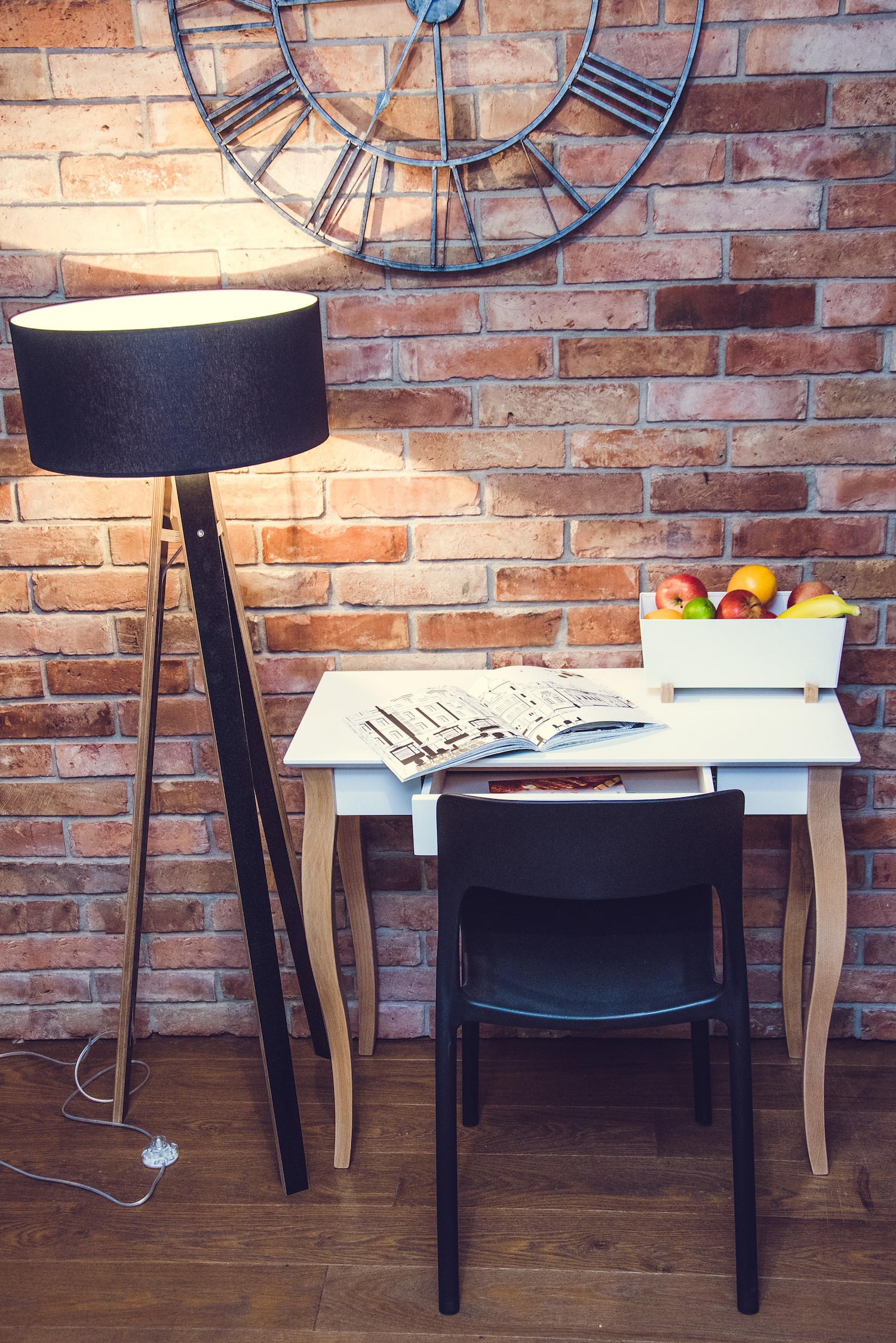 Bureau avec tiroir desk en bois Lillo small par Marcin Gładzik Bureau desk en bois Lillo small par Marcin Gładzik