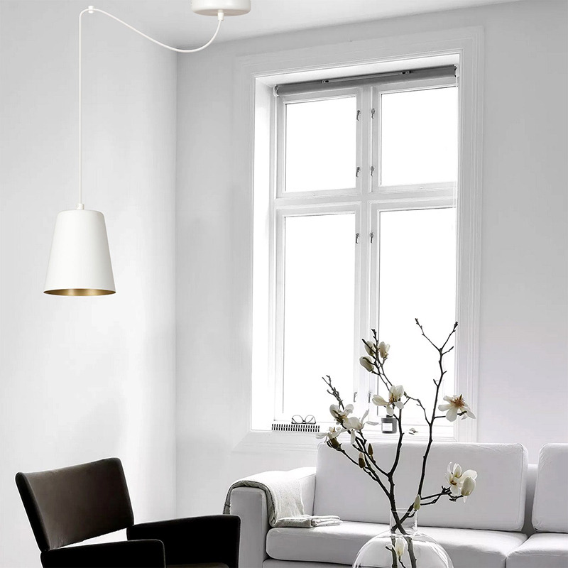 Suspension Link en forme d'araignée avec base en métal et abat-jour au design contemporain par Emibig Suspension Link en forme d'araignée avec base en métal et abat-jour au design contemporain par Emibig
