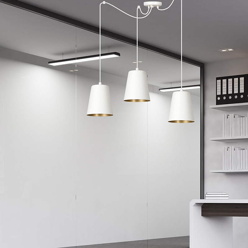 Suspension Link en forme d'araignée avec base en métal et abat-jour au design contemporain par Emibig Suspension Link en forme d'araignée avec base en métal et abat-jour au design contemporain par Emibig