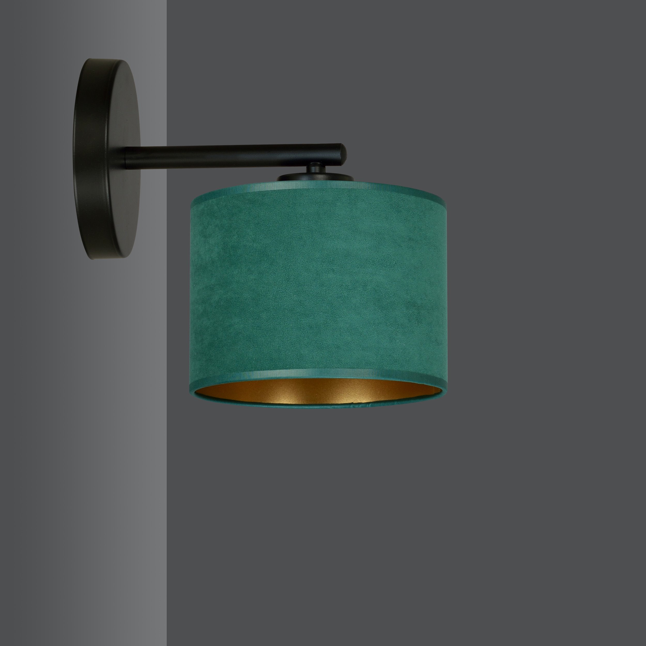 Applique murale Hilde base en métal et abat-jour en velours au design contemporain par Emibig