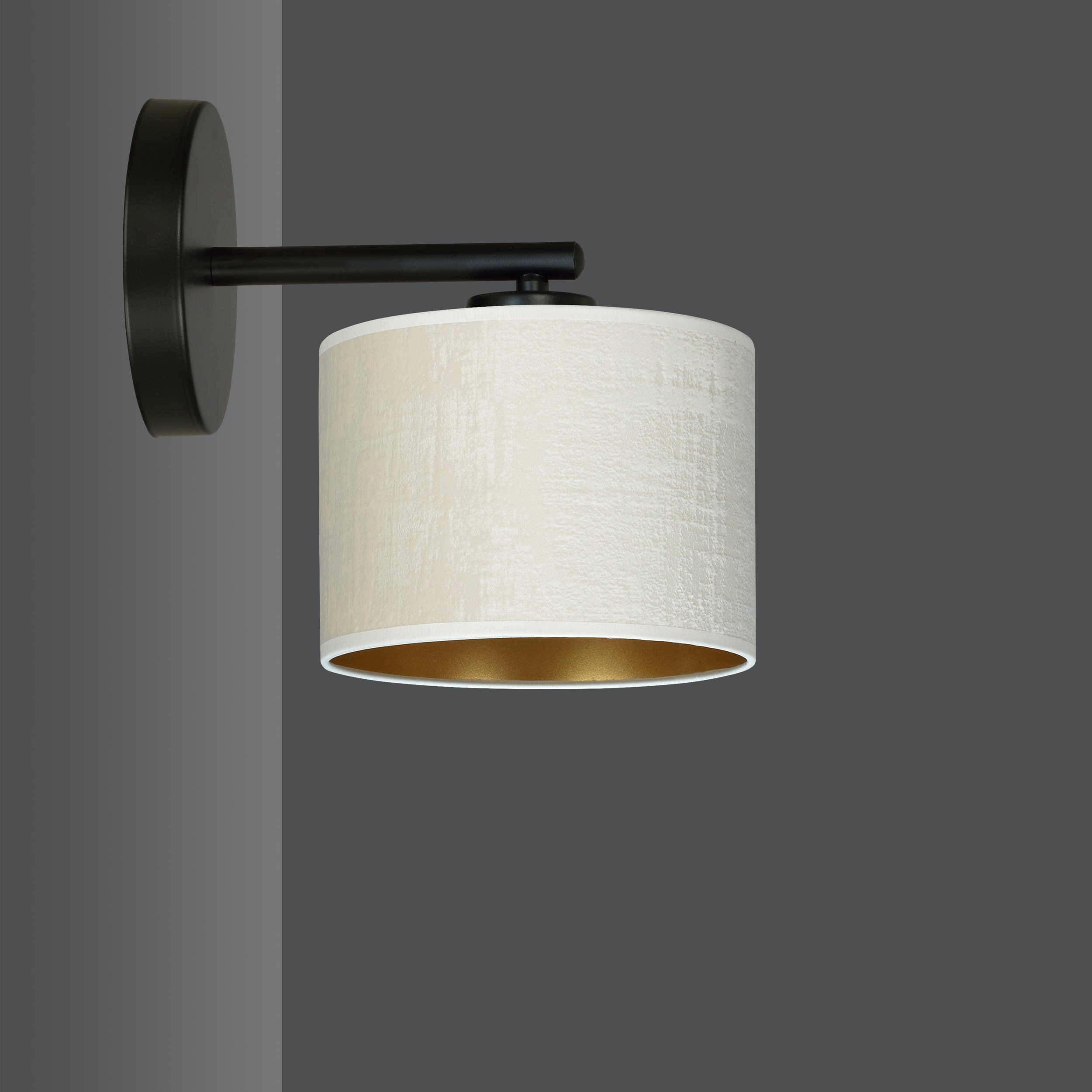 Applique murale Hilde base en métal et abat-jour en velours au design contemporain par Emibig