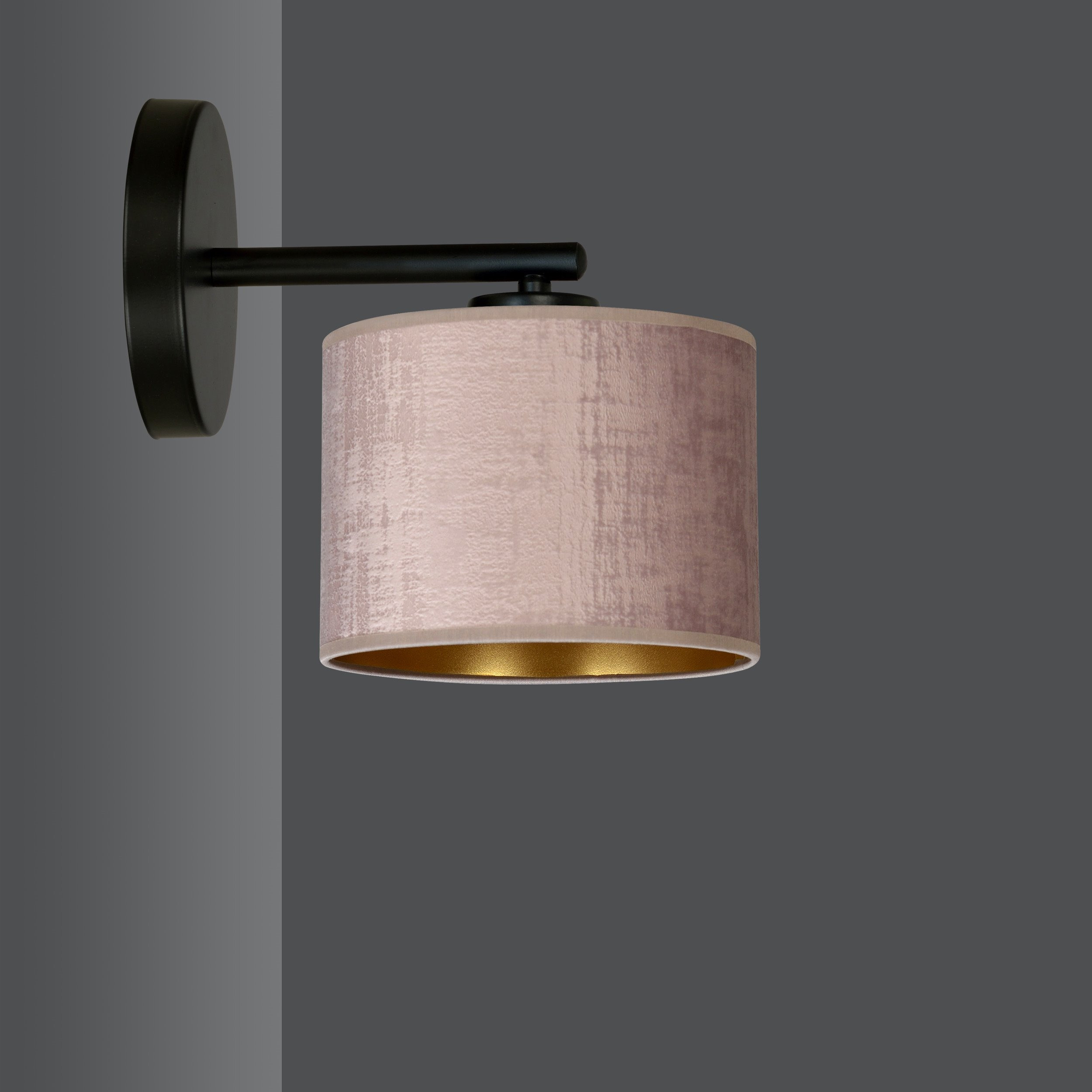 Applique murale Hilde base en métal et abat-jour en velours au design contemporain par Emibig