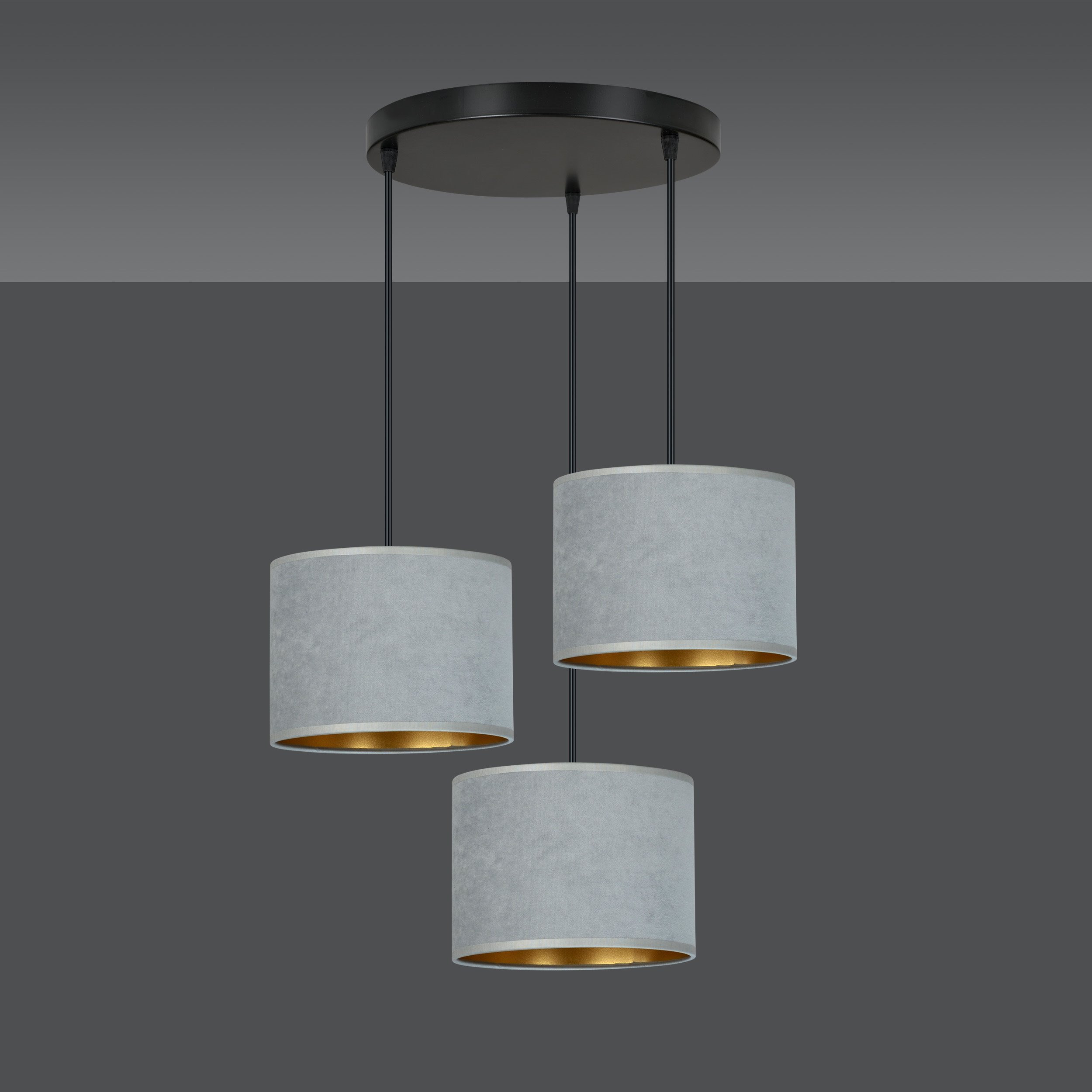Suspension Hilde base en métal circulaire et abat-jour en velours au design contemporain par Emibig Suspension Hilde base en métal circulaire et abat-jour en velours au design contemporain par Emibig