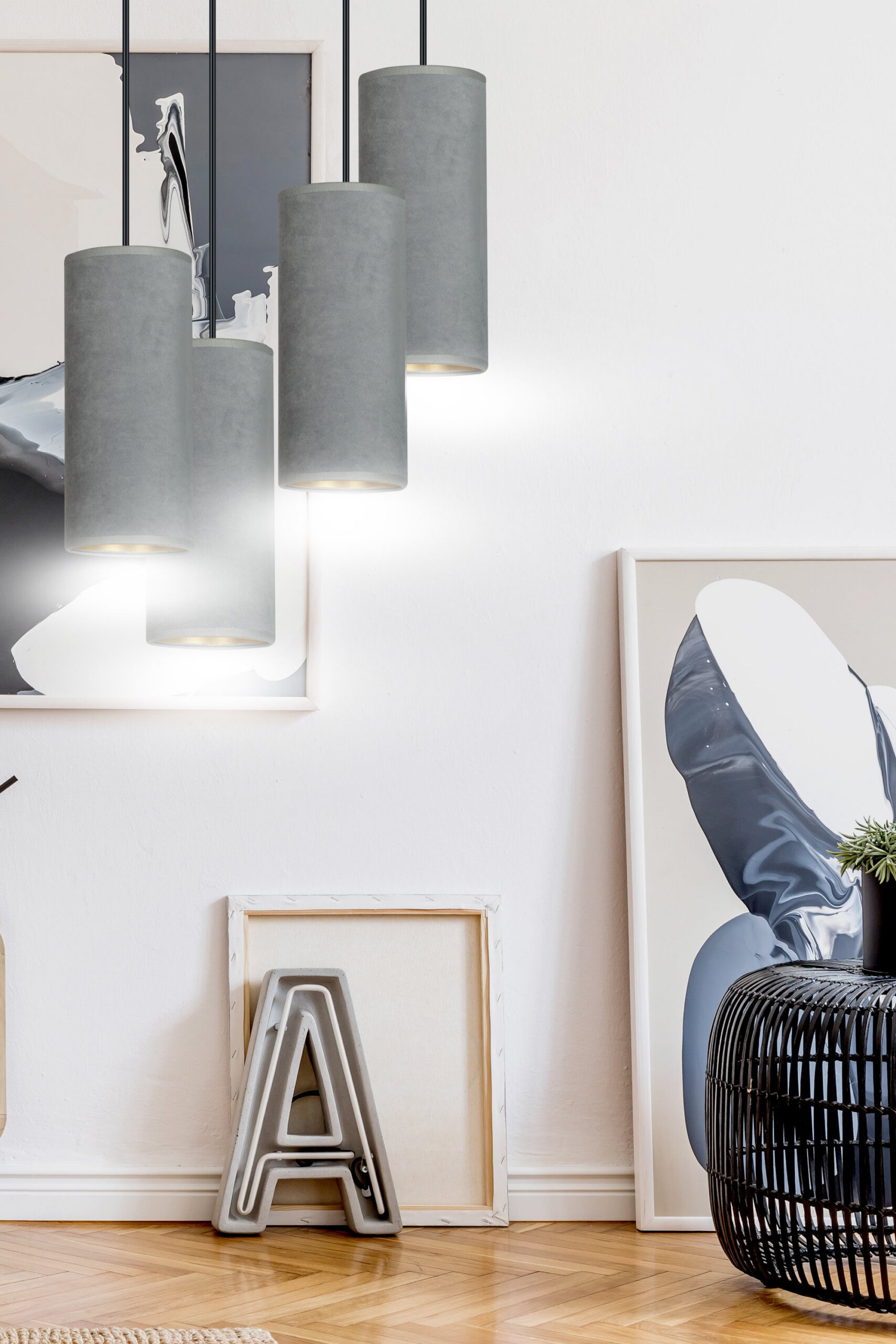 Suspension Bente base en métal circulaire avec abat-jour en velours au design contemporain par Emibig