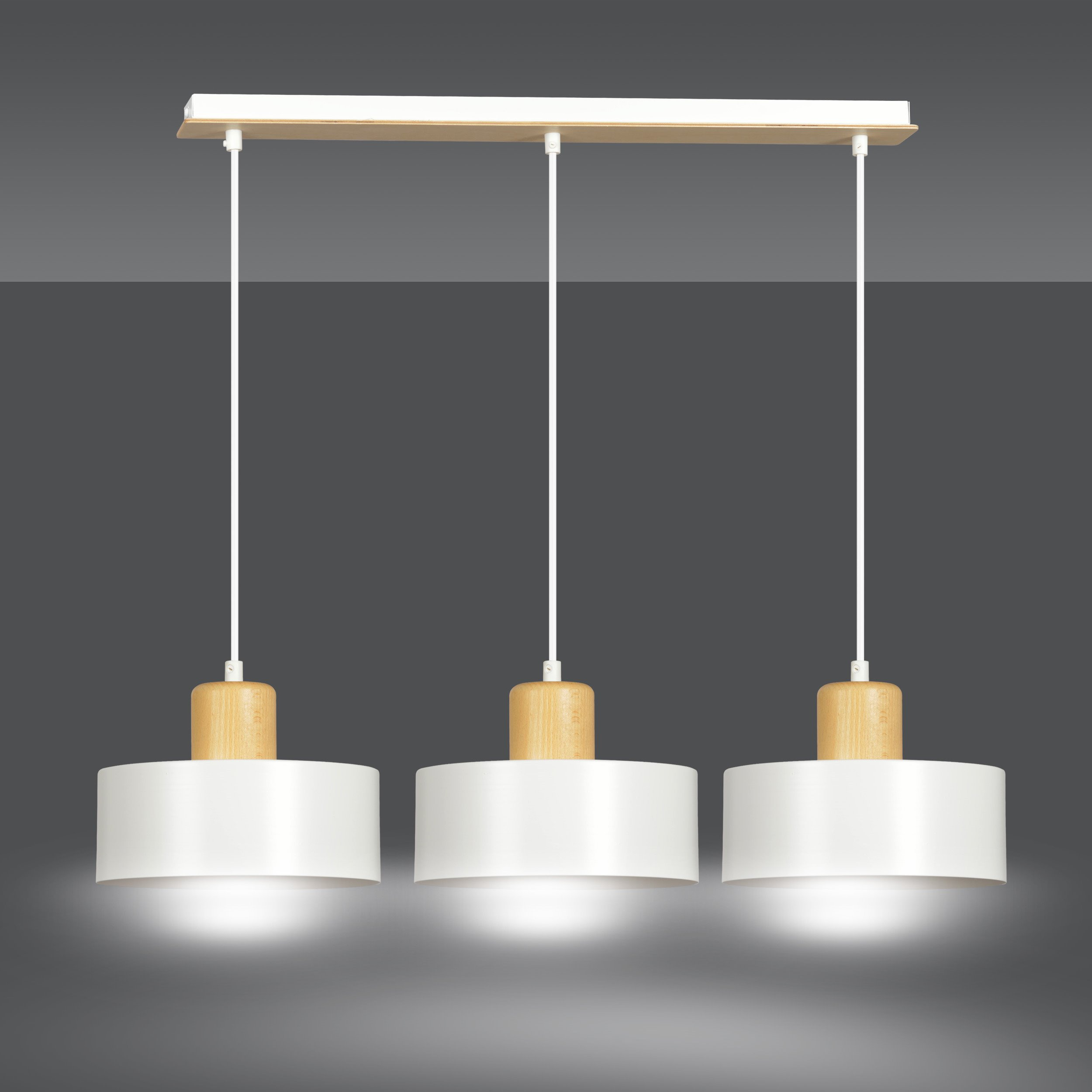 Suspension Torin base en métal et bois avec abat-jour en forme de palet au design contemporain par Emibig Suspension Torin base en métal et bois avec abat-jour en forme de palet au design contemporain par Emibig