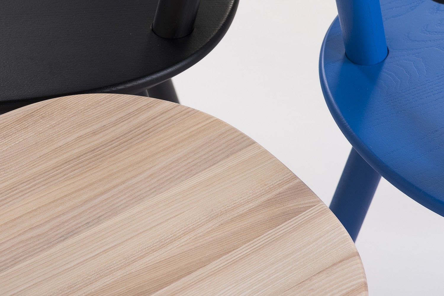 Chaise Naïve en bois de frêne par etc.etc. au design scandinave