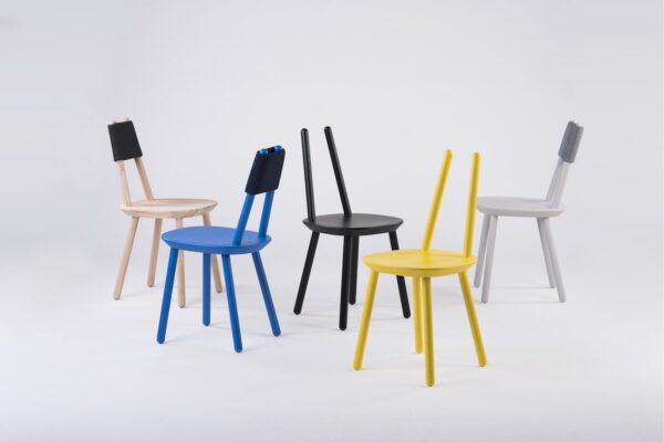 Chaise Naïve en bois de frêne par etc.etc. au design scandinave