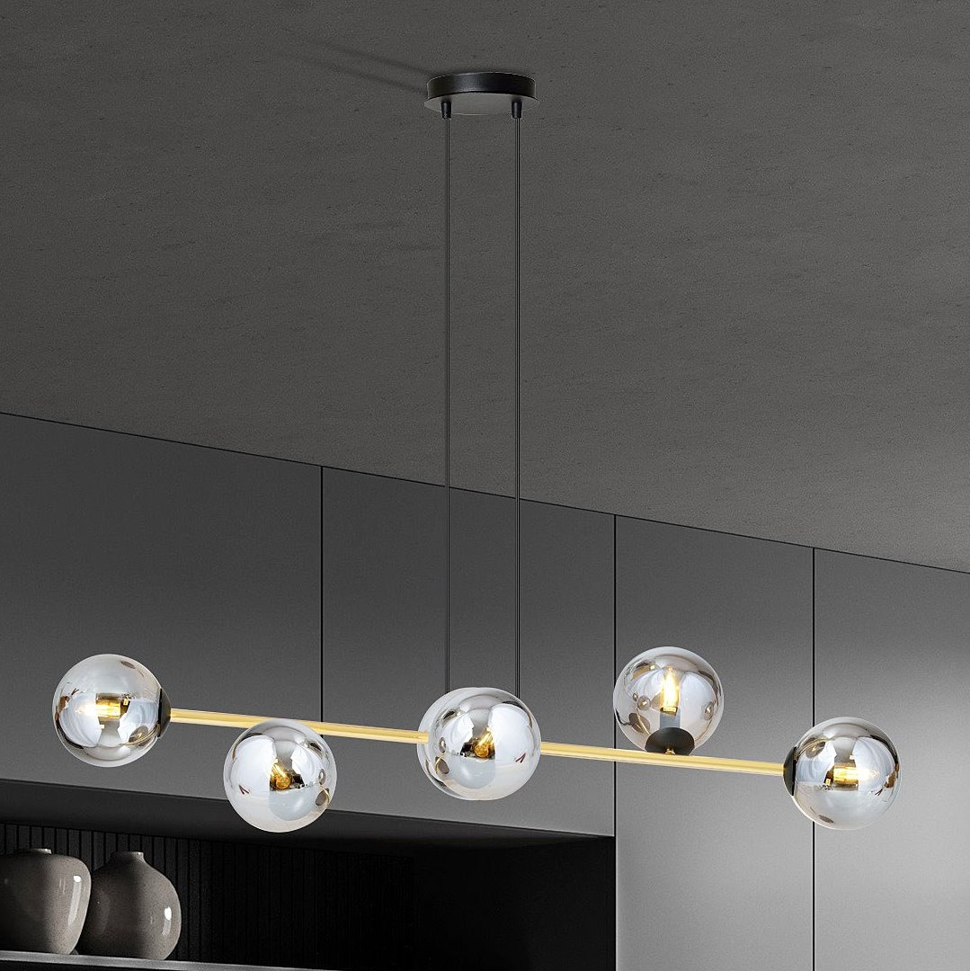 Suspension Gravity base en métal avec bras doré et abat-jour en boule de verre au design contemporain par Emibig