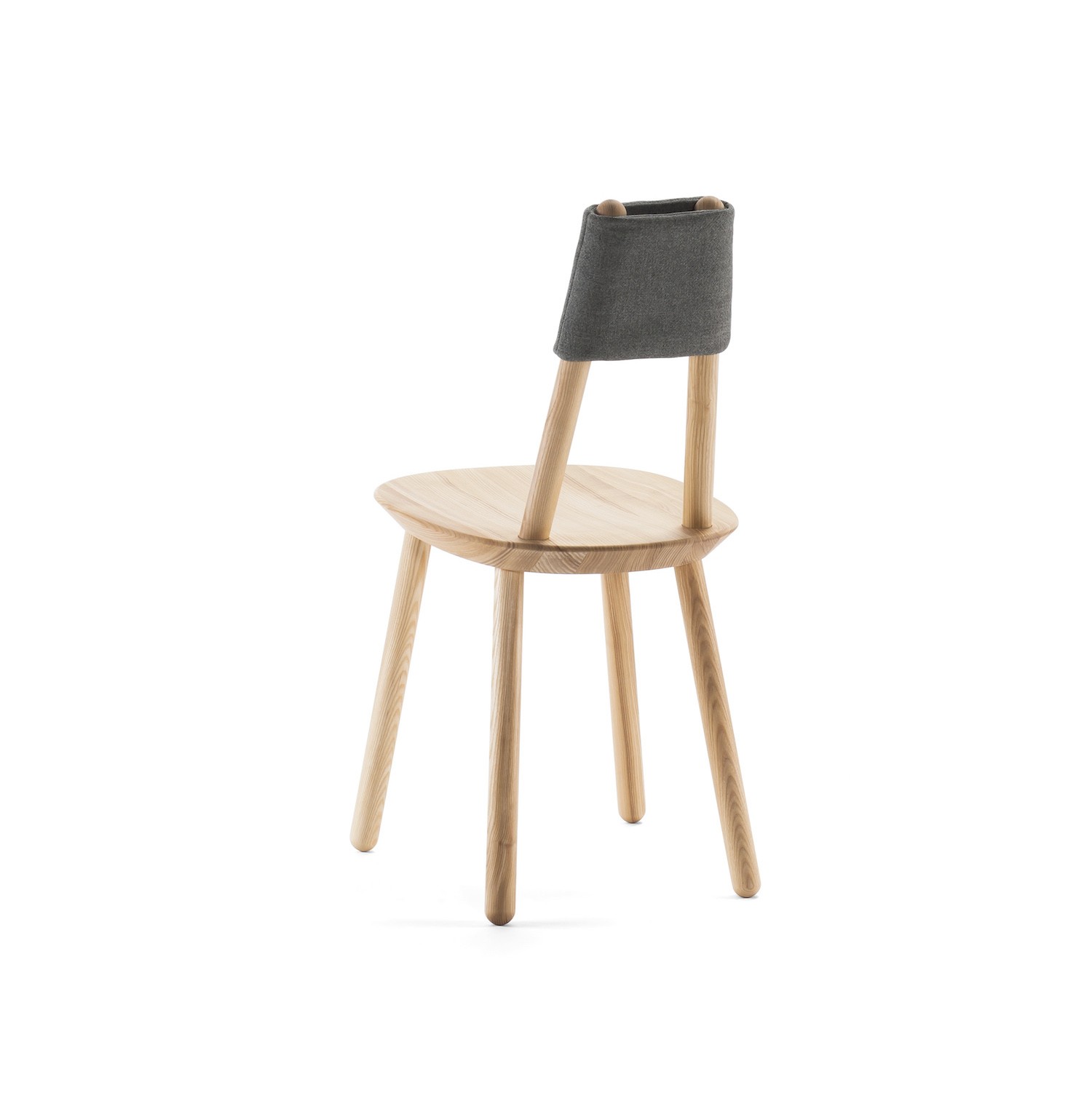 Chaise Naïve en bois de frêne par etc.etc. au design scandinave