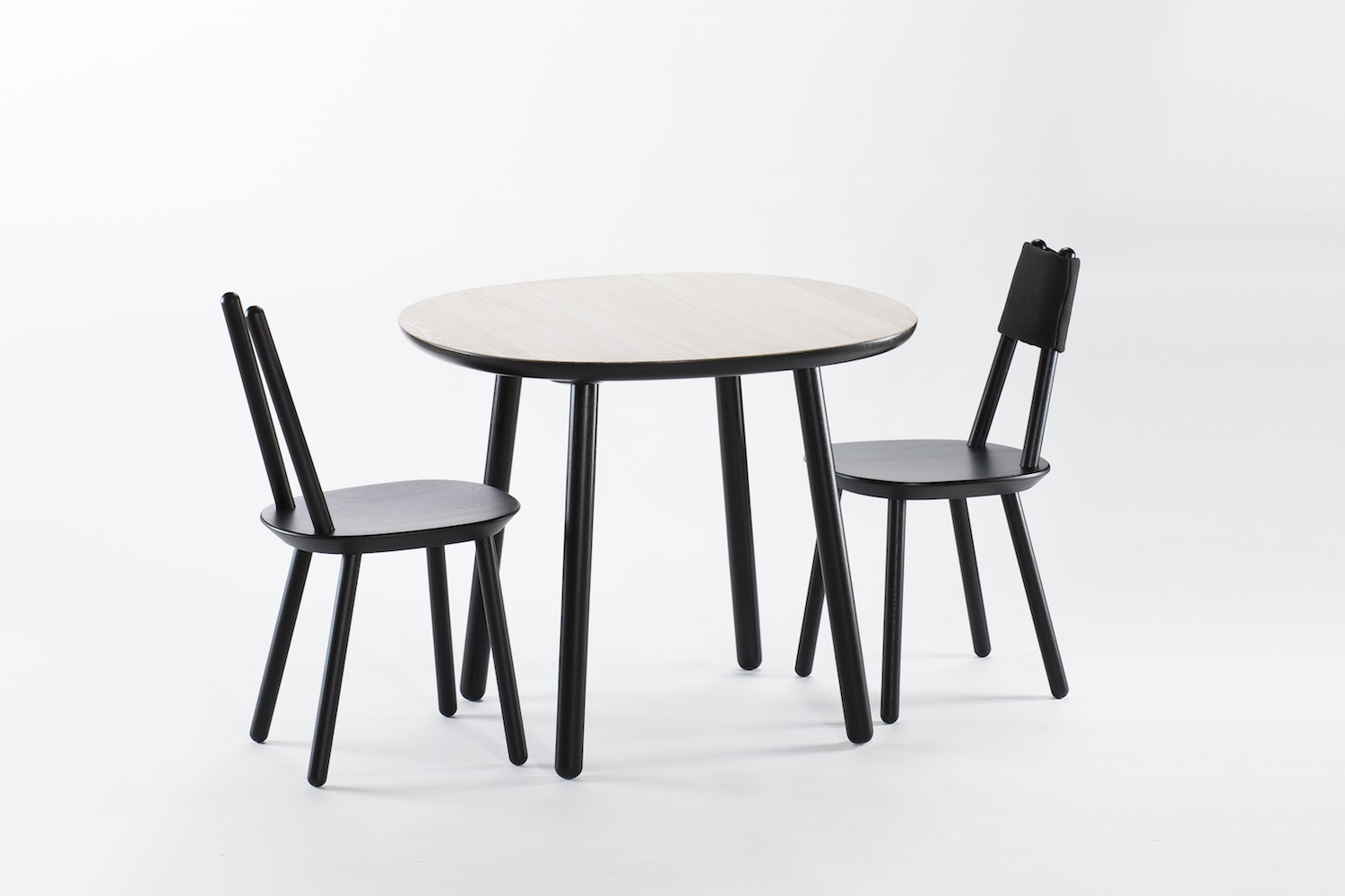 Table Naïve D90 en bois de frêne par etc.etc. au design scandinave