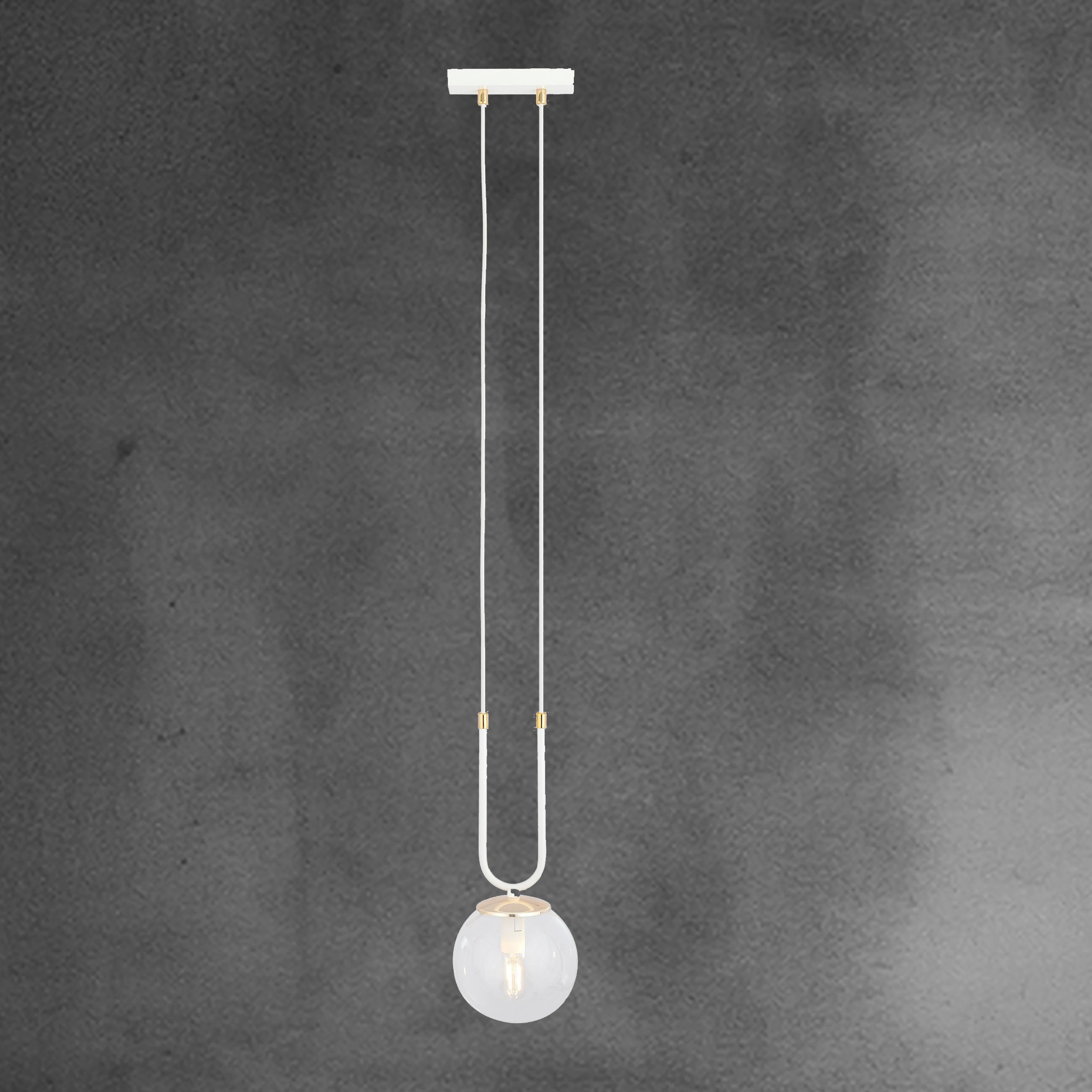 Suspension Glam base en métal ave détail doré au design contemporain par Emibig Suspension Glam base en métal ave détail doré au design contemporain par Emibig