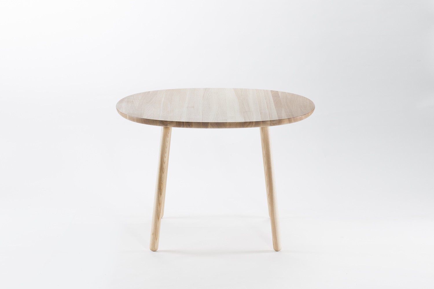 Table Naïve D110 en bois de frêne par etc.etc. au design scandinave Table Naïve D90 en bois de frêne par etc.etc. au design scandinave