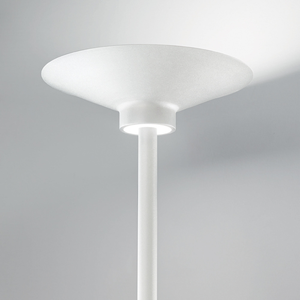Lampadaire Ypsilon structure en aluminium avec diffuseur haut et bas au design contemporain par Gea Luce Lampadaire Ypsilon structure en aluminium avec diffuseur haut et bas au design contemporain par Gea Luce
