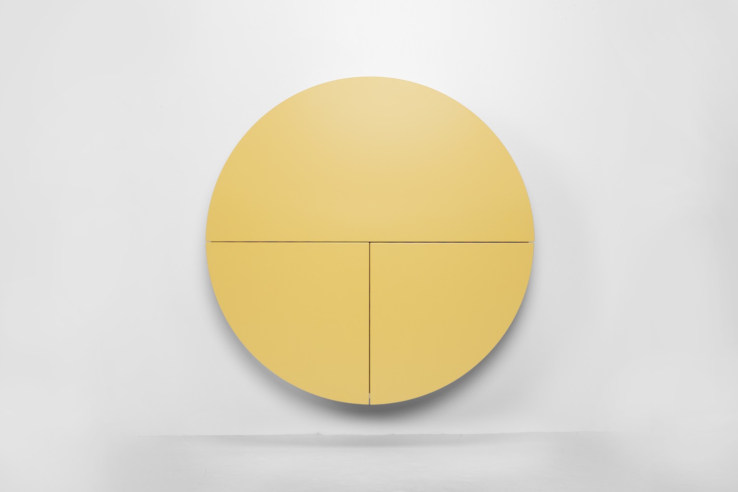 Bureau mural Pill jaune en bois par Inesa Malafej au design scandinave Bureau mural Pill bleu en bois par Inesa Malafej au design scandinave