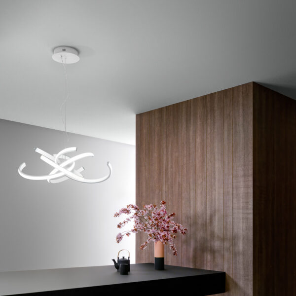 Suspension Cinzia avec cadre en aluminium avec diffuseur en silicone blanc opale au design contemporain par Gea Luce