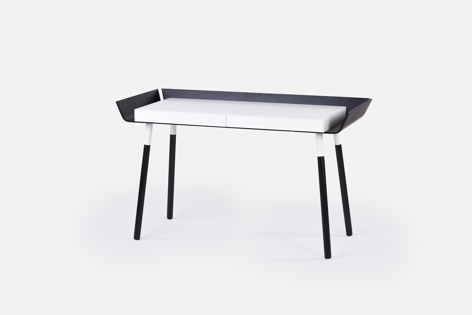 Bureau My Writing 2 en bois par Inesa Malafej au design scandinave Bureau My Writing 2 en bois par Inesa Malafej au design scandinave
