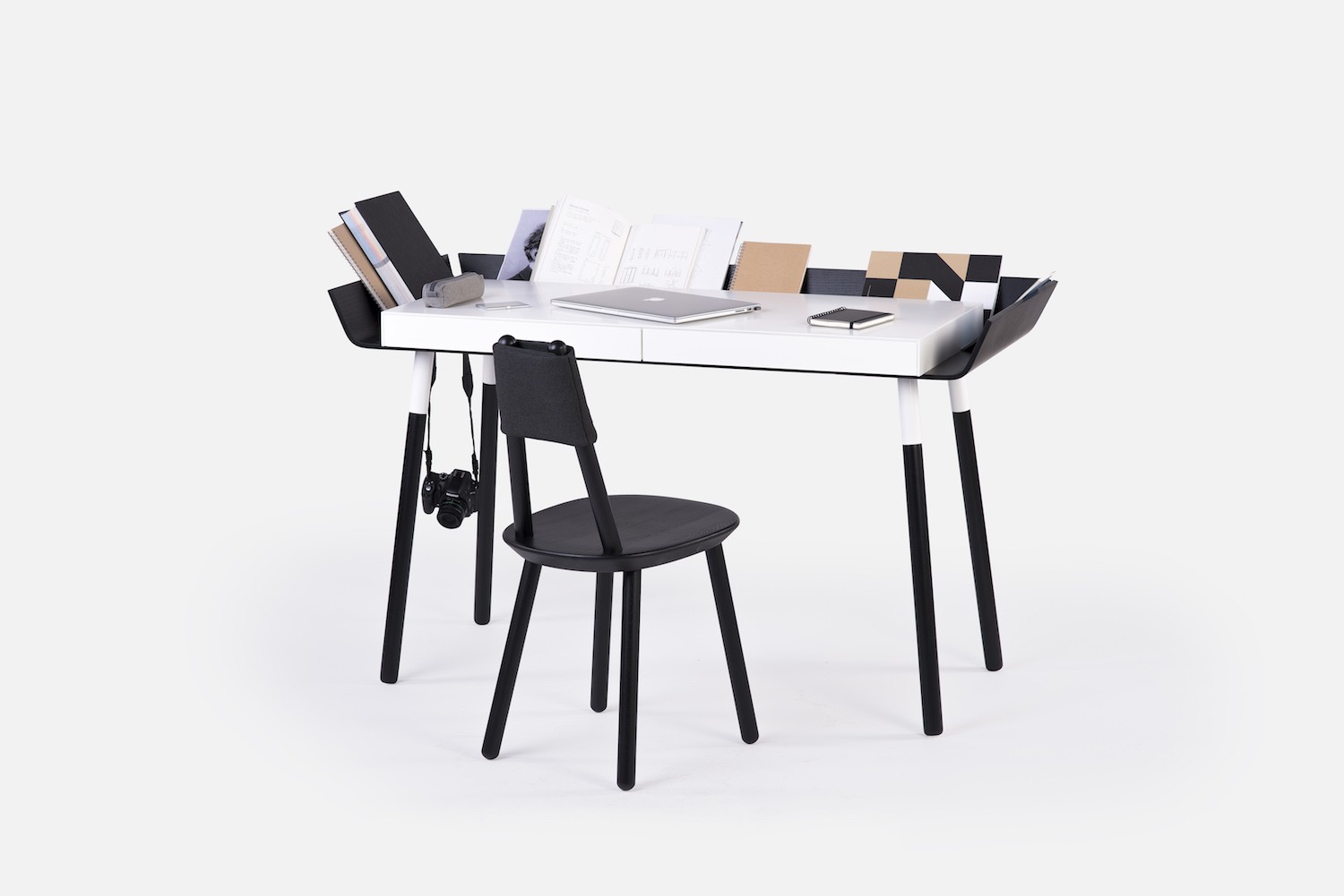 Bureau My Writing 2 en bois par Inesa Malafej au design scandinave Bureau My Writing 2 en bois par Inesa Malafej au design scandinave