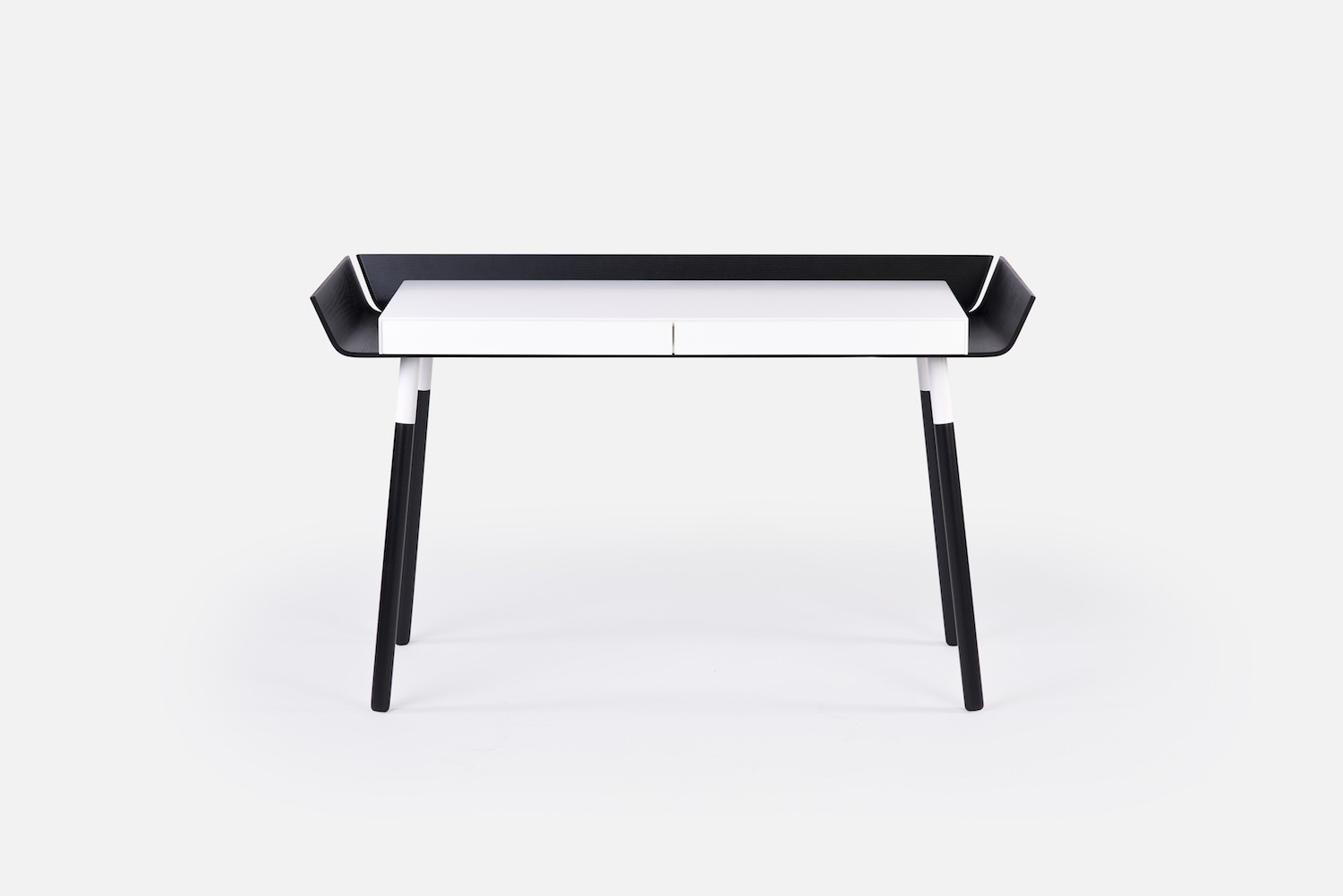 Bureau My Writing 2 en bois par Inesa Malafej au design scandinave Bureau My Writing 2 en bois par Inesa Malafej au design scandinave