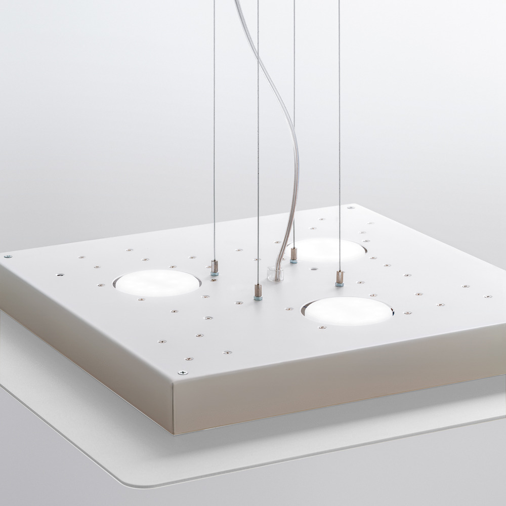 Suspension Giselle base en métal avec lumière à double émission au design contemporain par Gea Luce