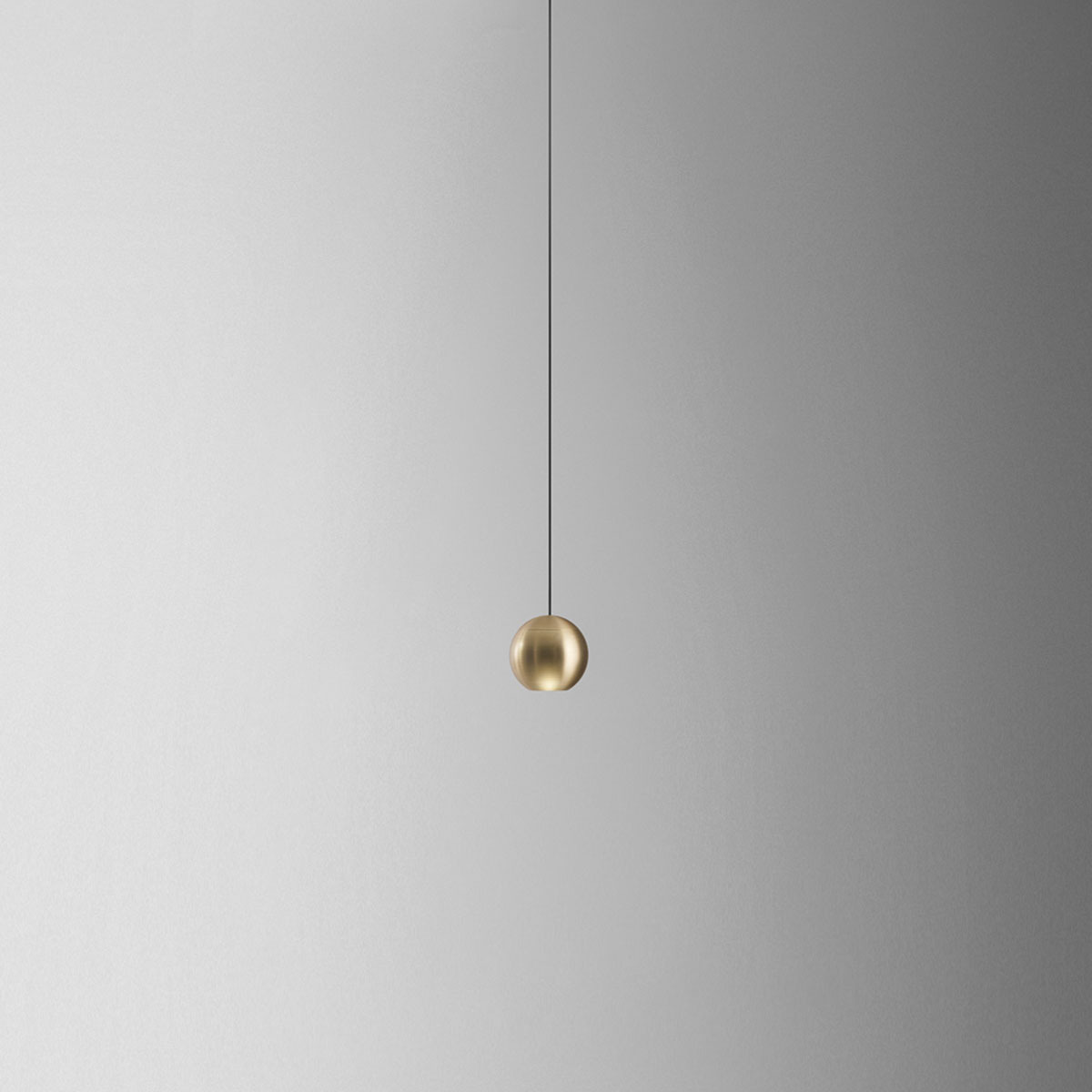 Suspension Guya base en aluminium avec diffuseur en rosace au design contemporain par Gea Luce Suspension Guya base en aluminium avec diffuseur en rosace au design contemporain par Gea Luce